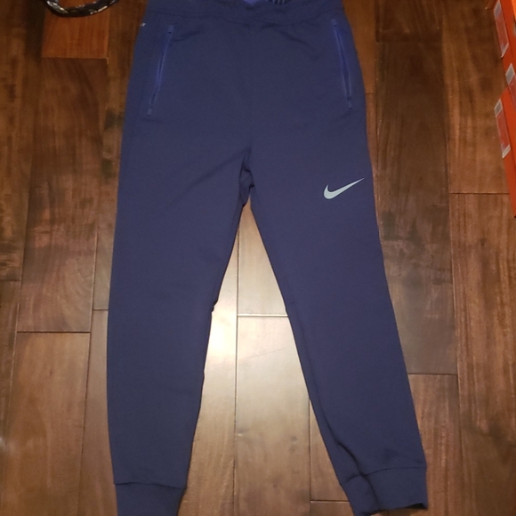 nike joggers youth large